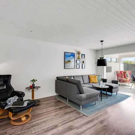 Clemence - 900m From The Sea By Interhome *