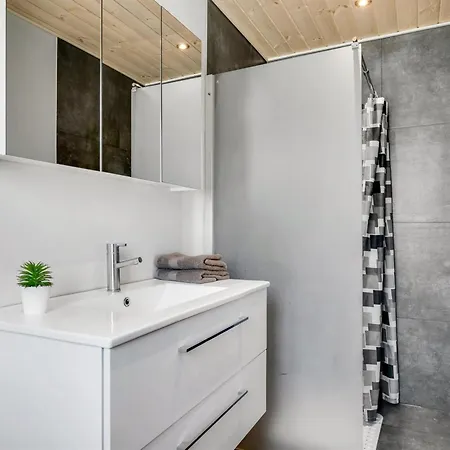 Clemence - 900m From The Sea By Interhome *